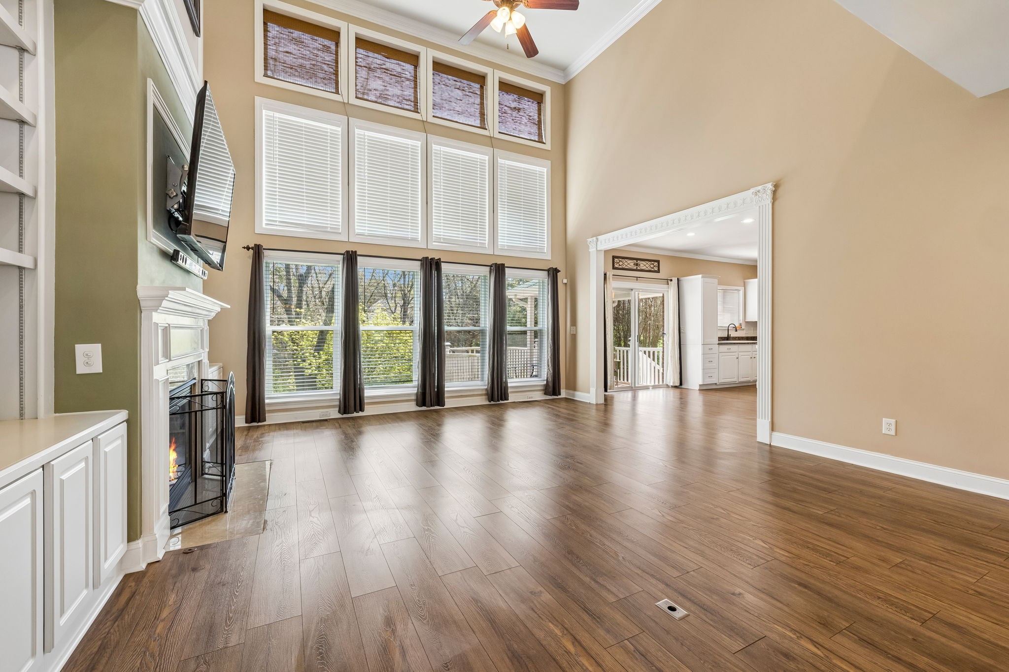 9733 Valley Springs Dr