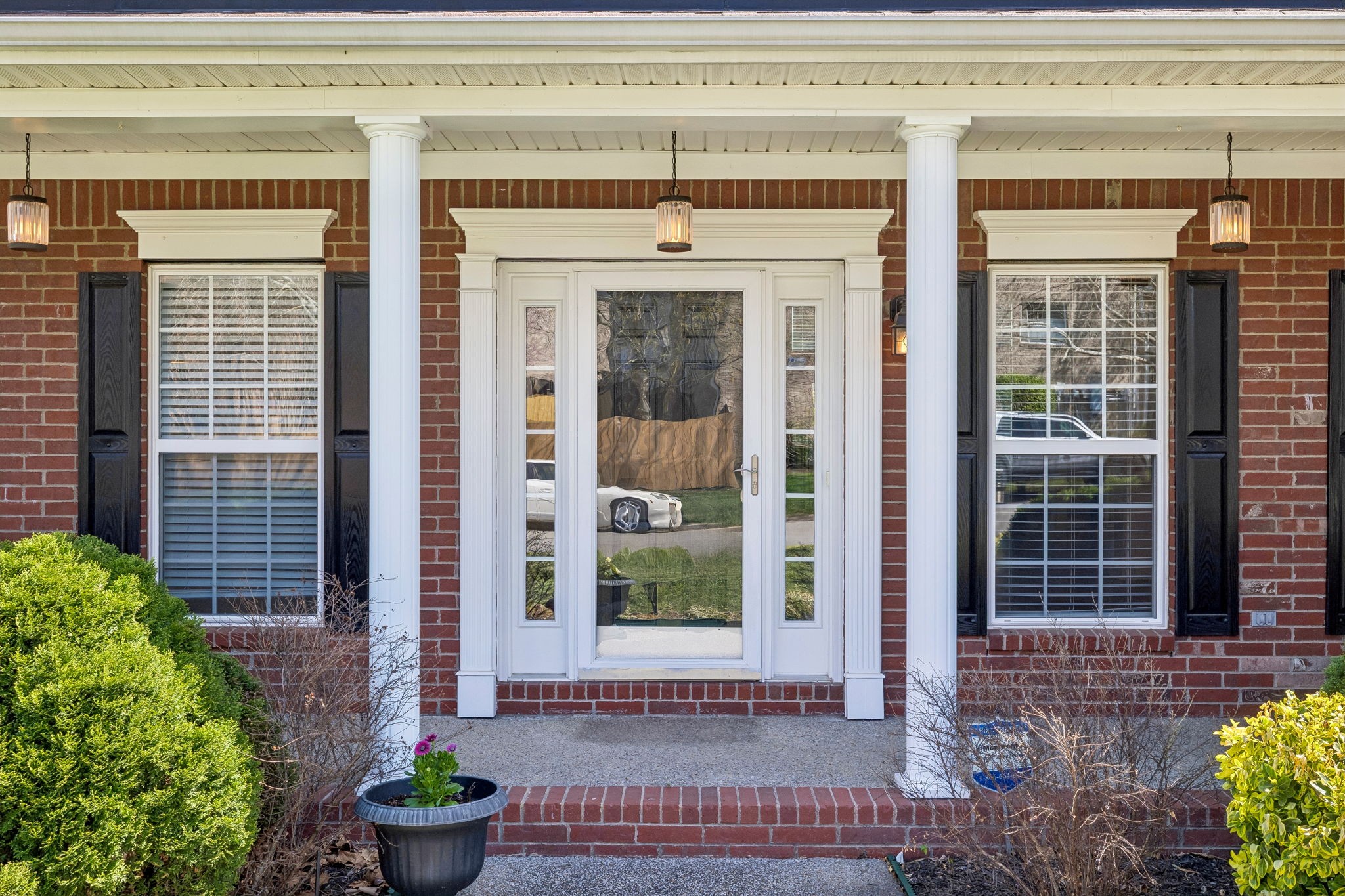 9733 Valley Springs Dr