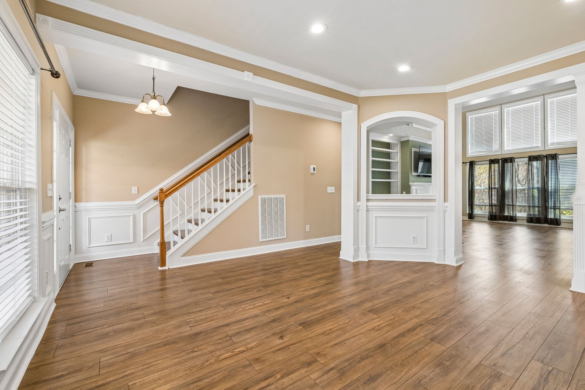 9733 Valley Springs Dr