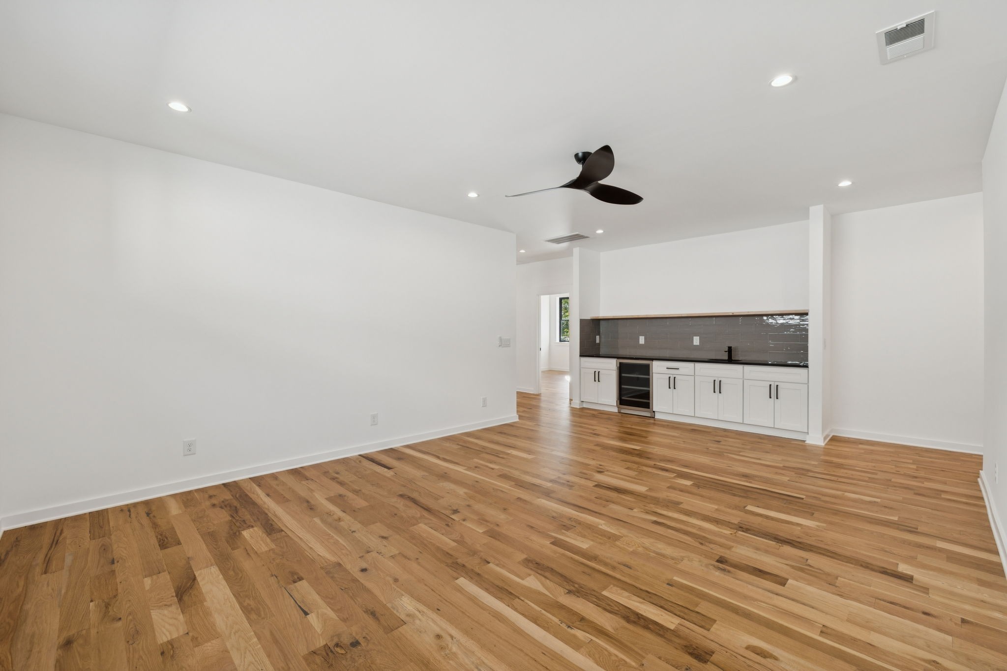 Nashville, Tennessee, 37204, United States, 1 Bedroom Bedrooms, ,2 BathroomsBathrooms,Residential,Pending,2034002