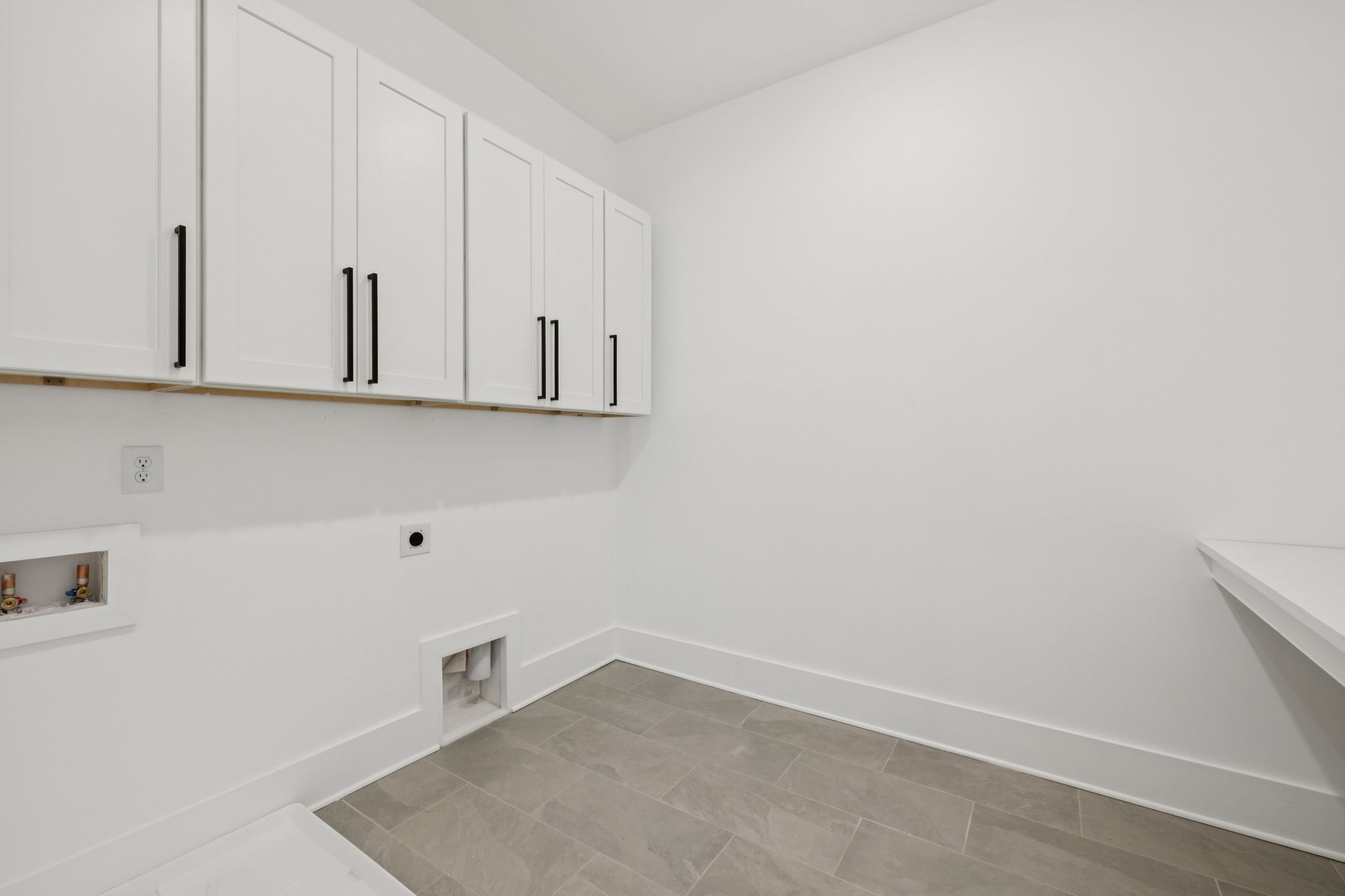 Nashville, Tennessee, 37204, United States, 1 Bedroom Bedrooms, ,2 BathroomsBathrooms,Residential,Pending,2034002
