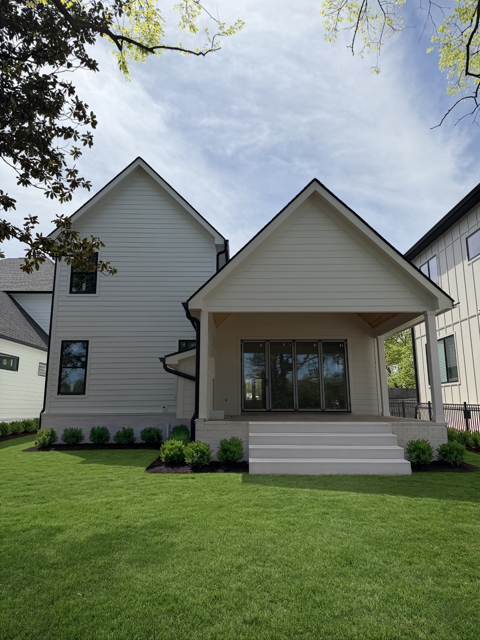 Nashville, Tennessee, 37204, United States, 1 Bedroom Bedrooms, ,2 BathroomsBathrooms,Residential,Pending,2034002