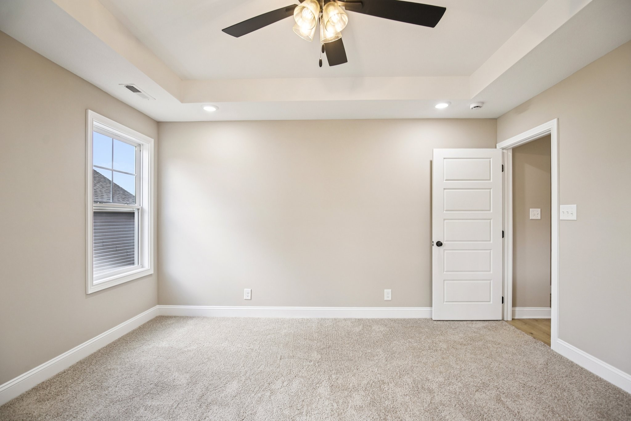 Clarksville, Tennessee 37040, United States, 3 Bedrooms Bedrooms, ,2 BathroomsBathrooms,Residential,Active,108525