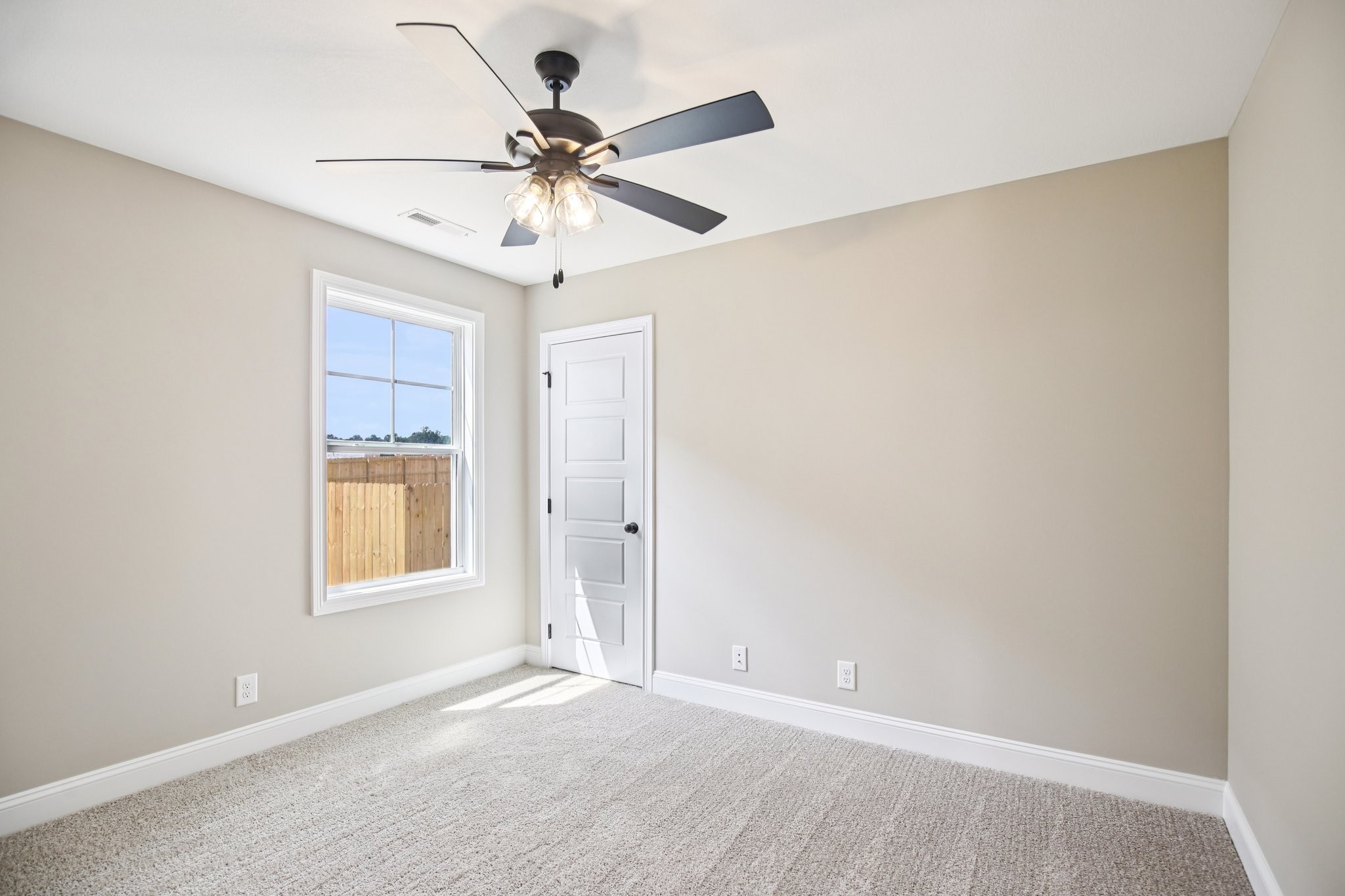 Clarksville, Tennessee 37040, United States, 3 Bedrooms Bedrooms, ,2 BathroomsBathrooms,Residential,Active,108525