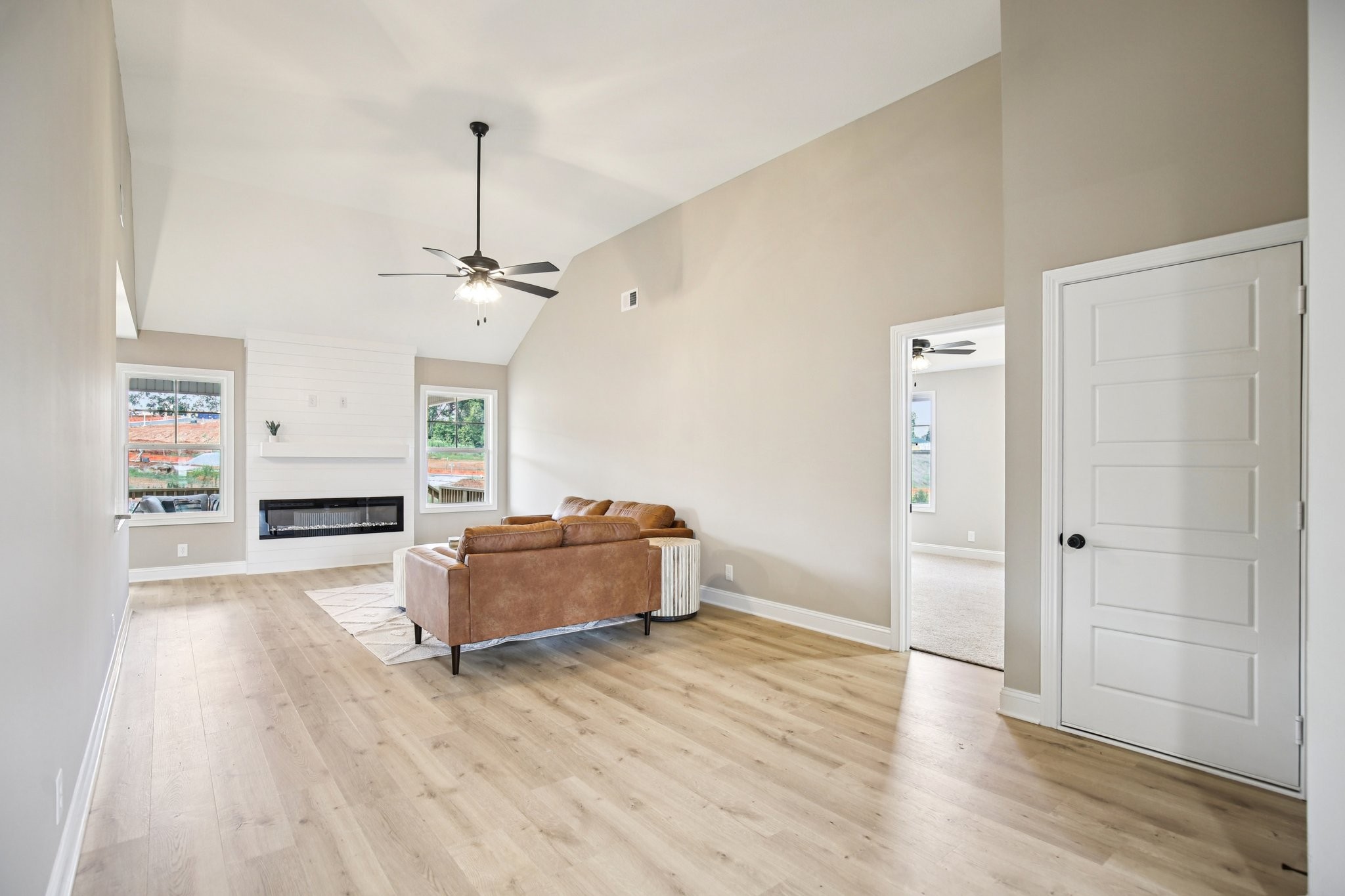 Clarksville, Tennessee 37040, United States, 3 Bedrooms Bedrooms, ,2 BathroomsBathrooms,Residential,Active,108525