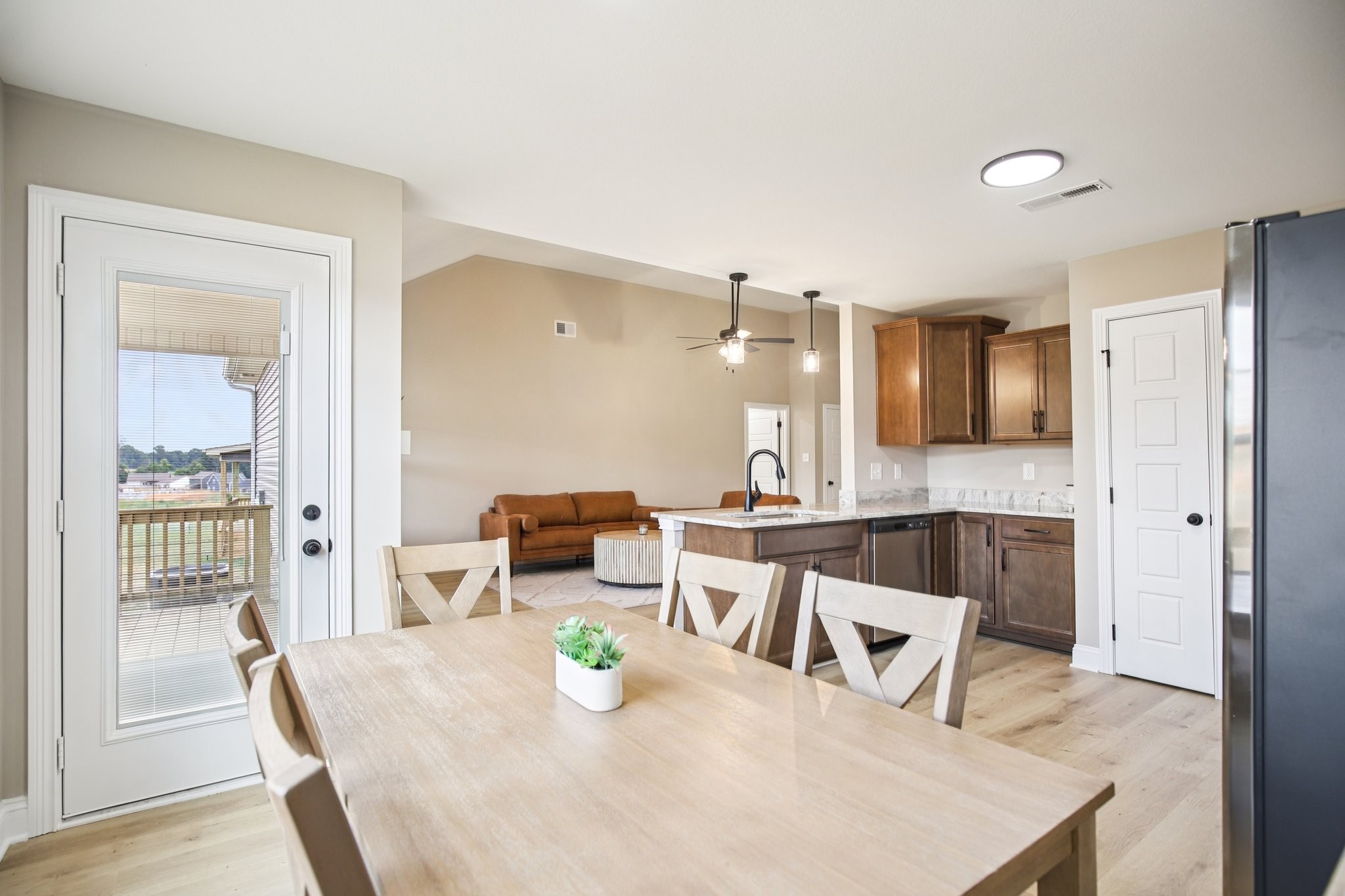 Clarksville, Tennessee 37040, United States, 3 Bedrooms Bedrooms, ,2 BathroomsBathrooms,Residential,Active,108525