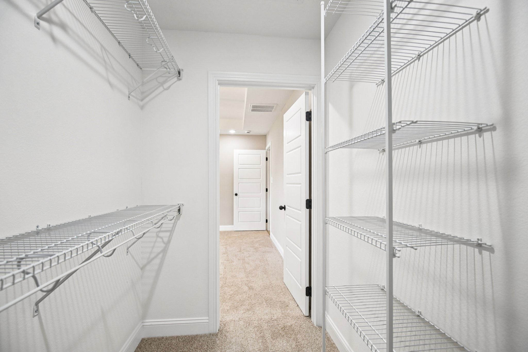 Clarksville, Tennessee 37040, United States, 3 Bedrooms Bedrooms, ,2 BathroomsBathrooms,Residential,Active,108525