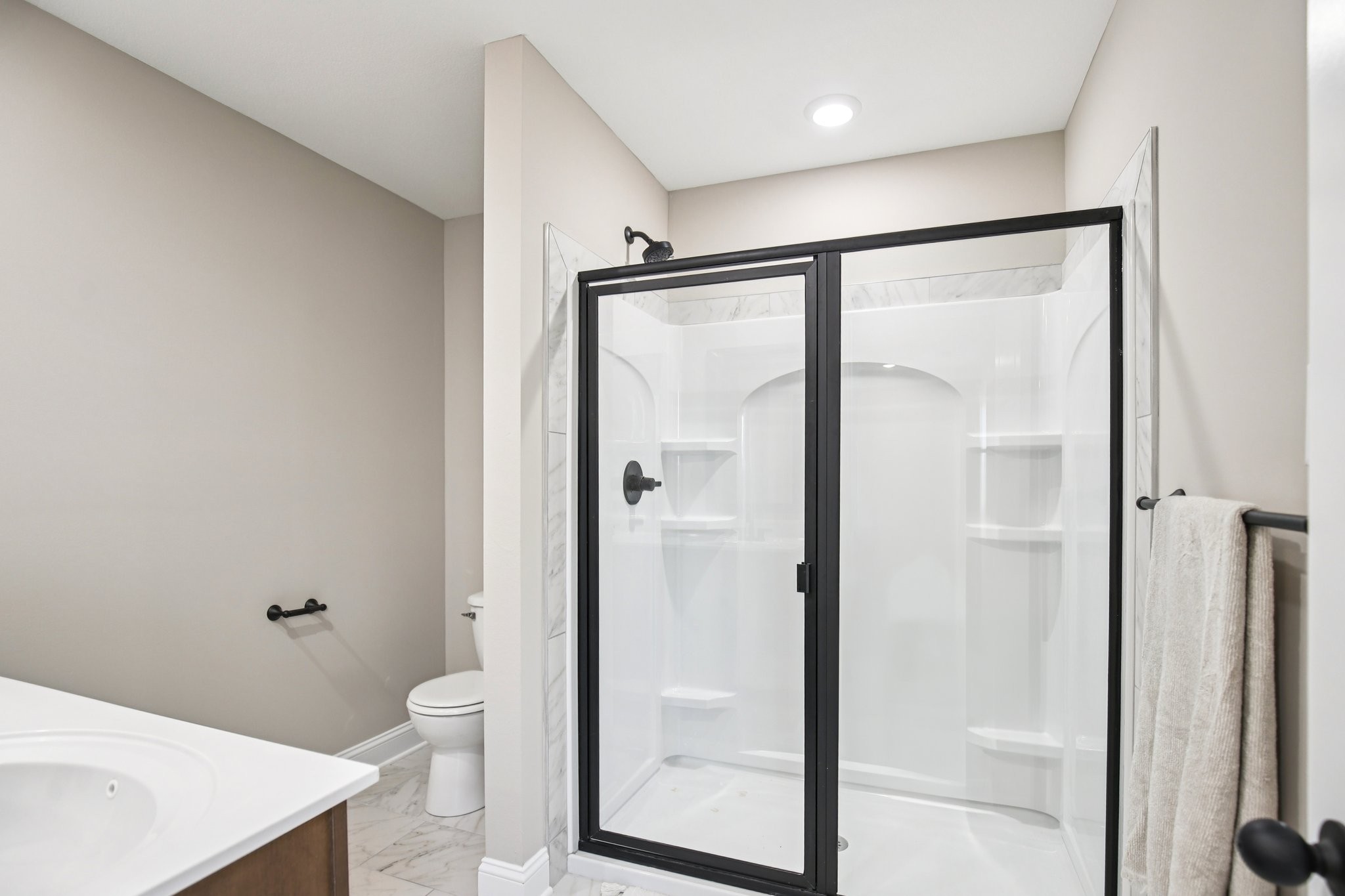 Clarksville, Tennessee 37040, United States, 3 Bedrooms Bedrooms, ,2 BathroomsBathrooms,Residential,Active,108525