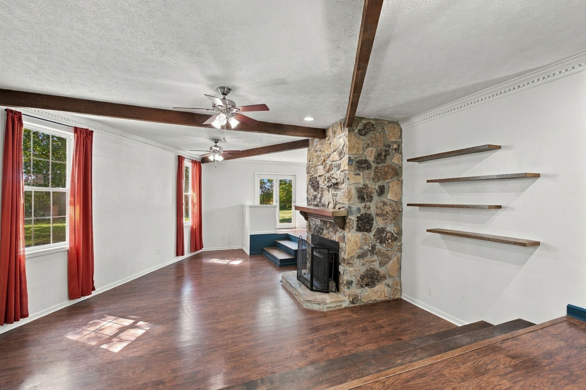 200 Graystone Dr