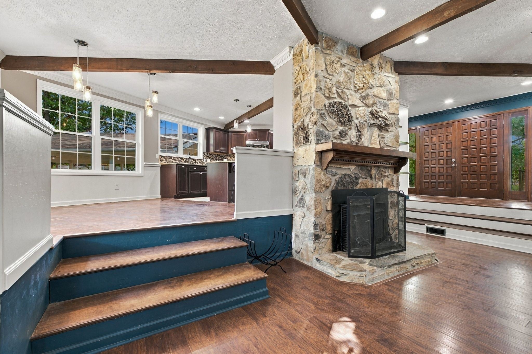 200 Graystone Dr