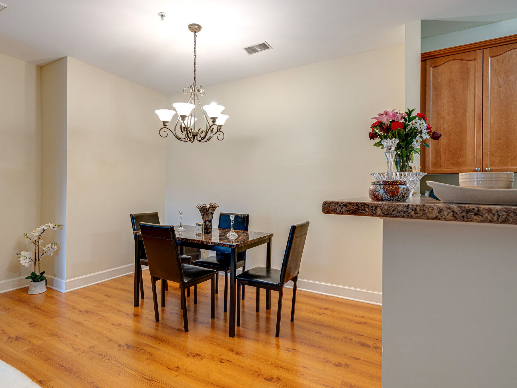 Photo 5 of 17 of 7234 Althorp Way 1 condo