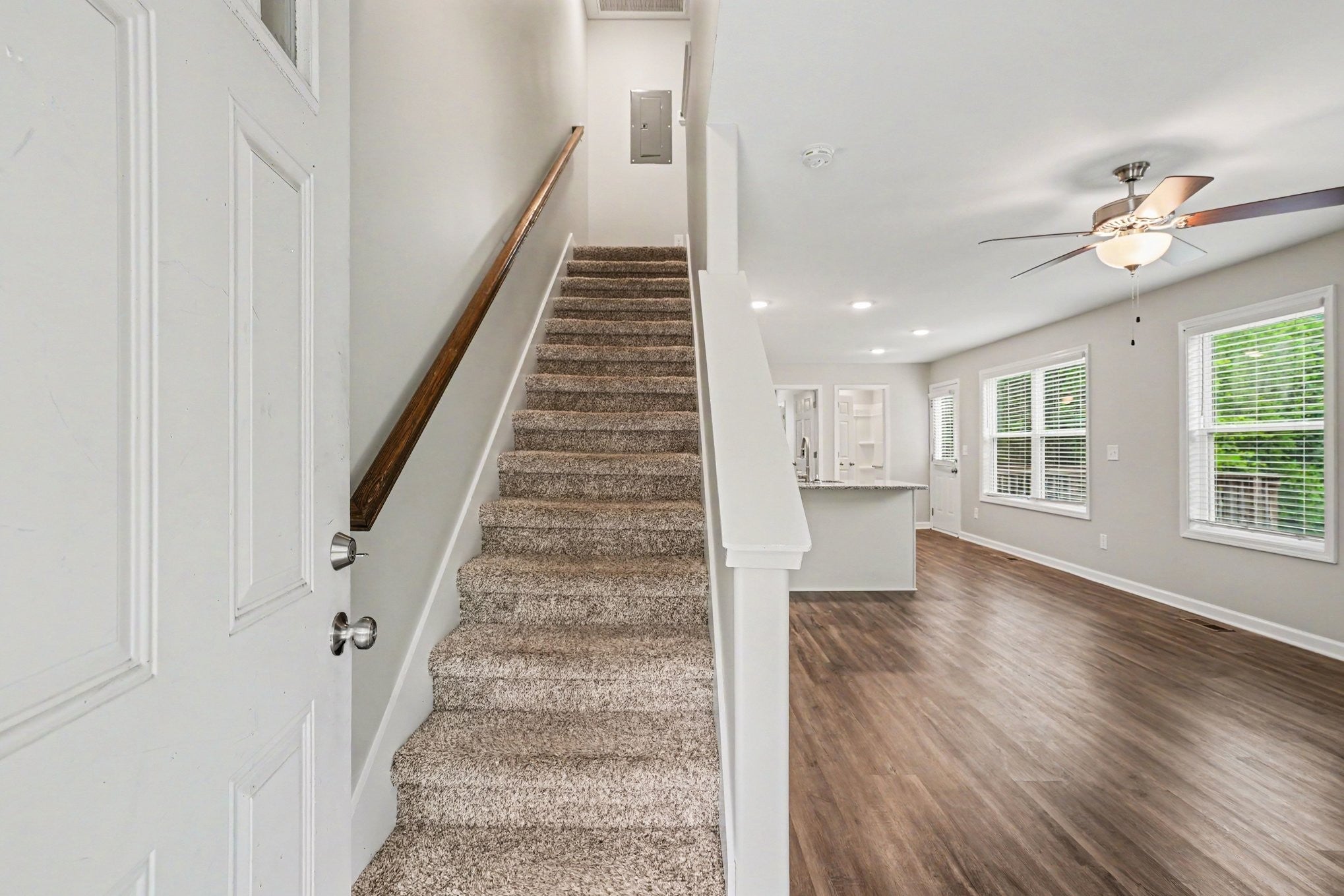 906 E Happy Hollow Dr