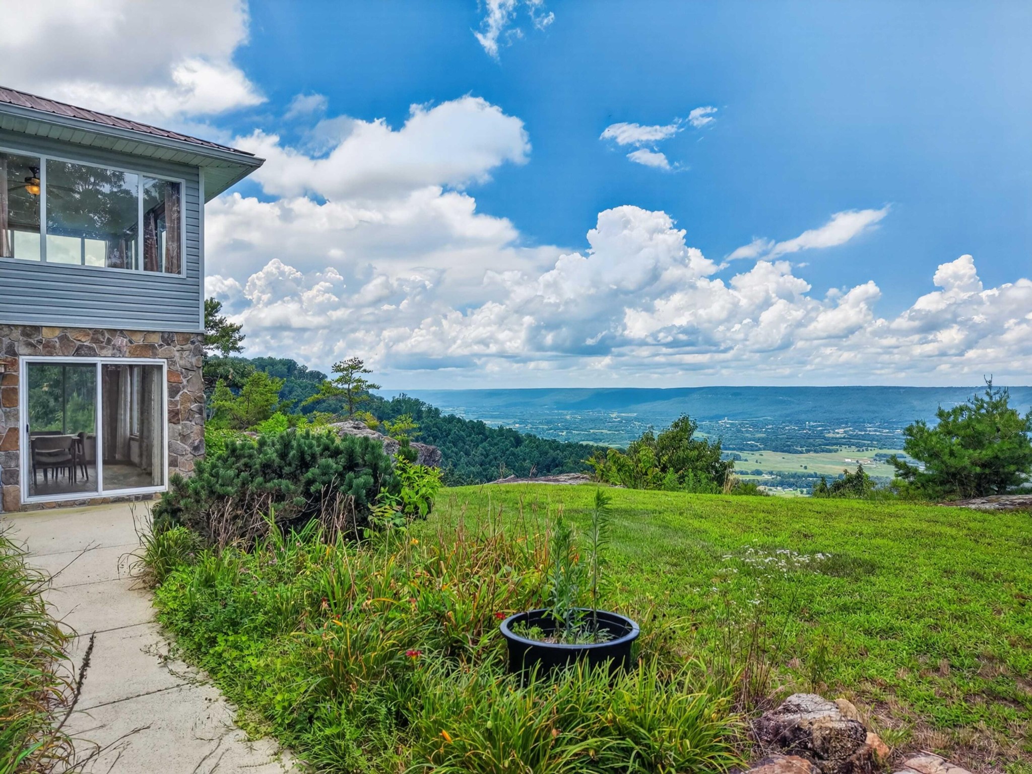 1981 Porch Rock Road