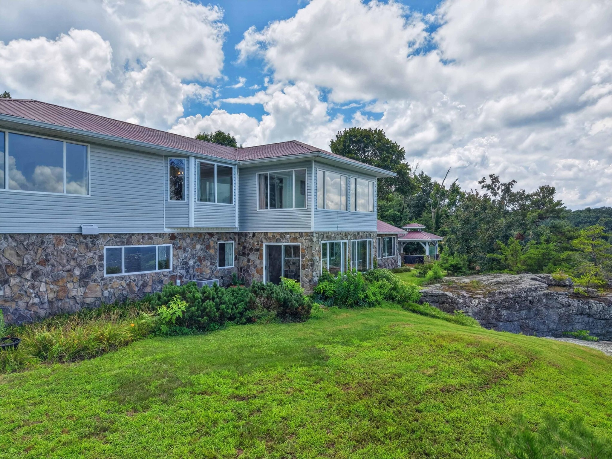 1981 Porch Rock Road