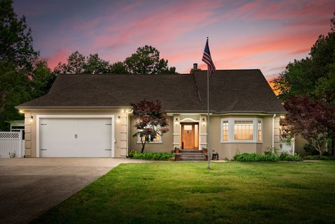 2614 Lake Rd Woodlawn TN 37191