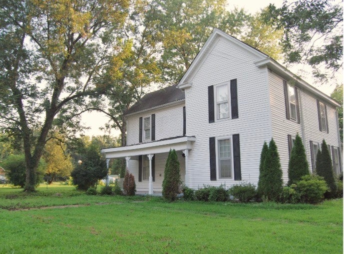 Photo 1 of 1 — 203 Oak Ave, Whiteville, TN 38075
