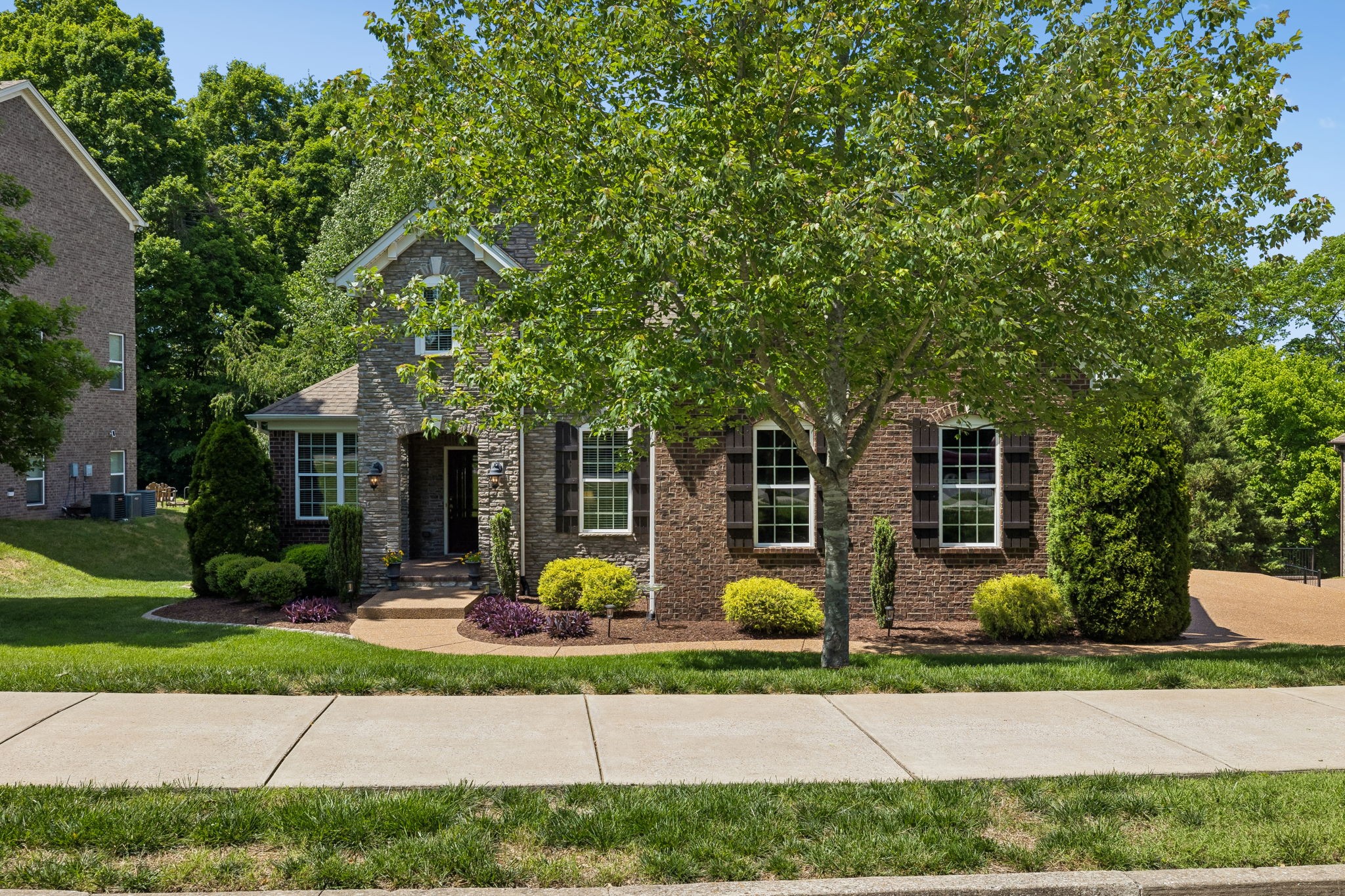 1169 Pin Oak Ln