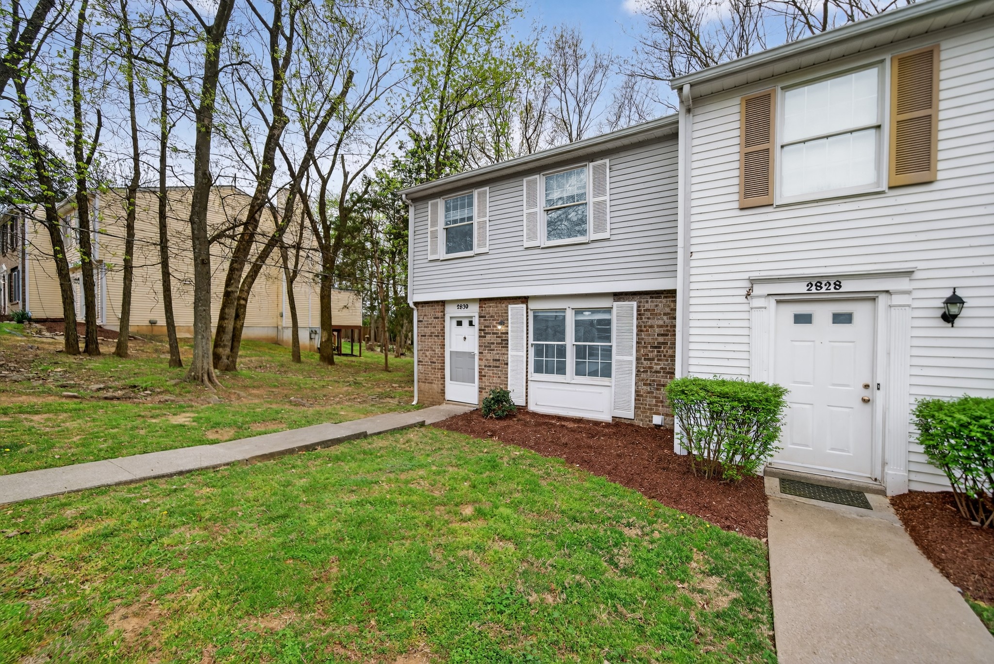 2830 Lake Forest Dr