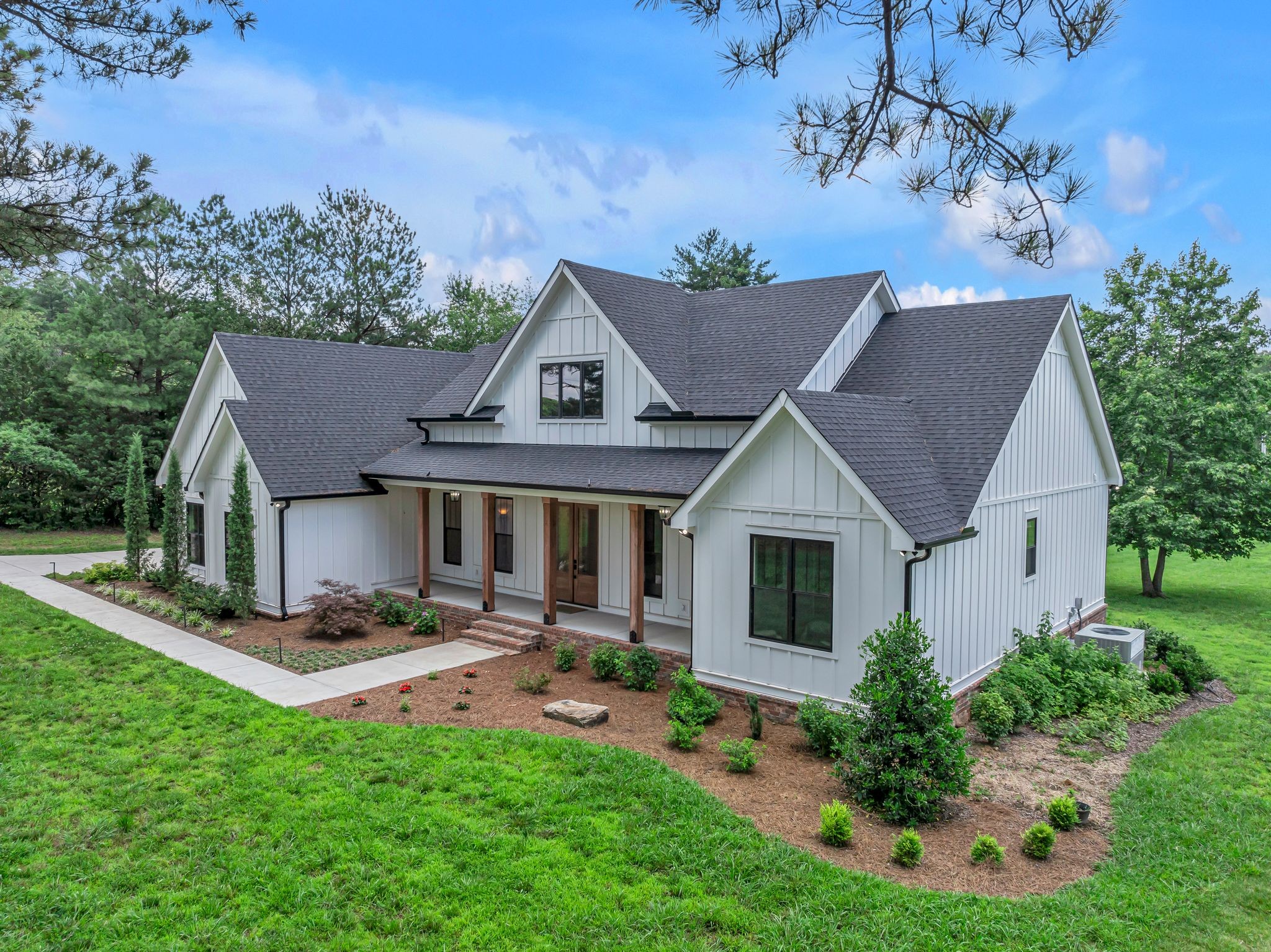 445 Old Pond Ln