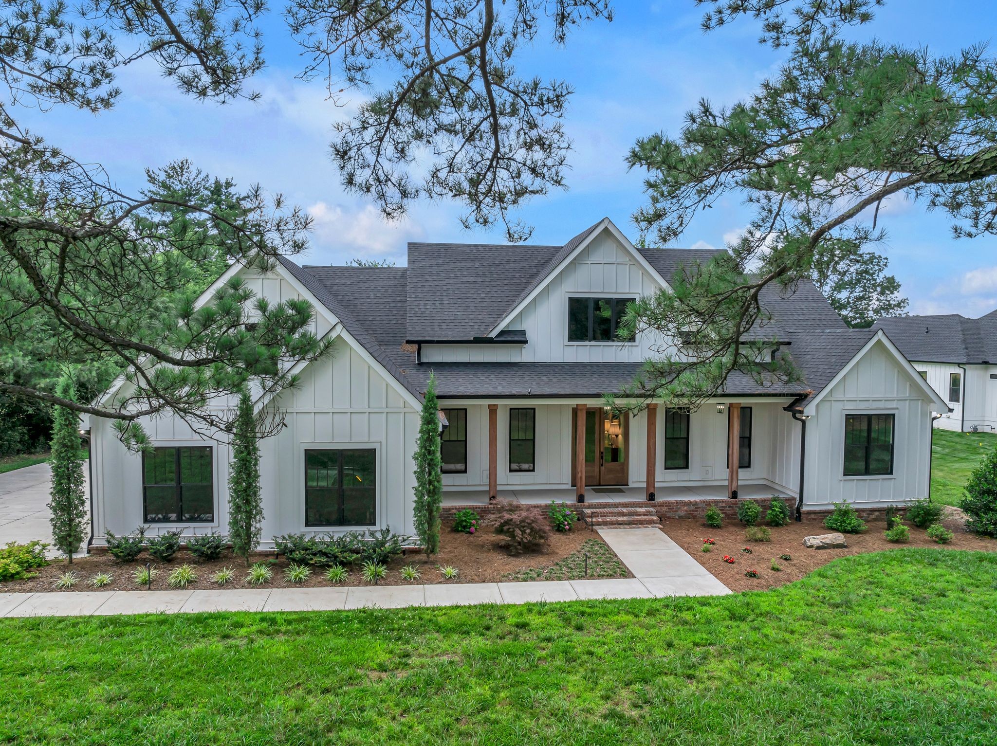445 Old Pond Ln