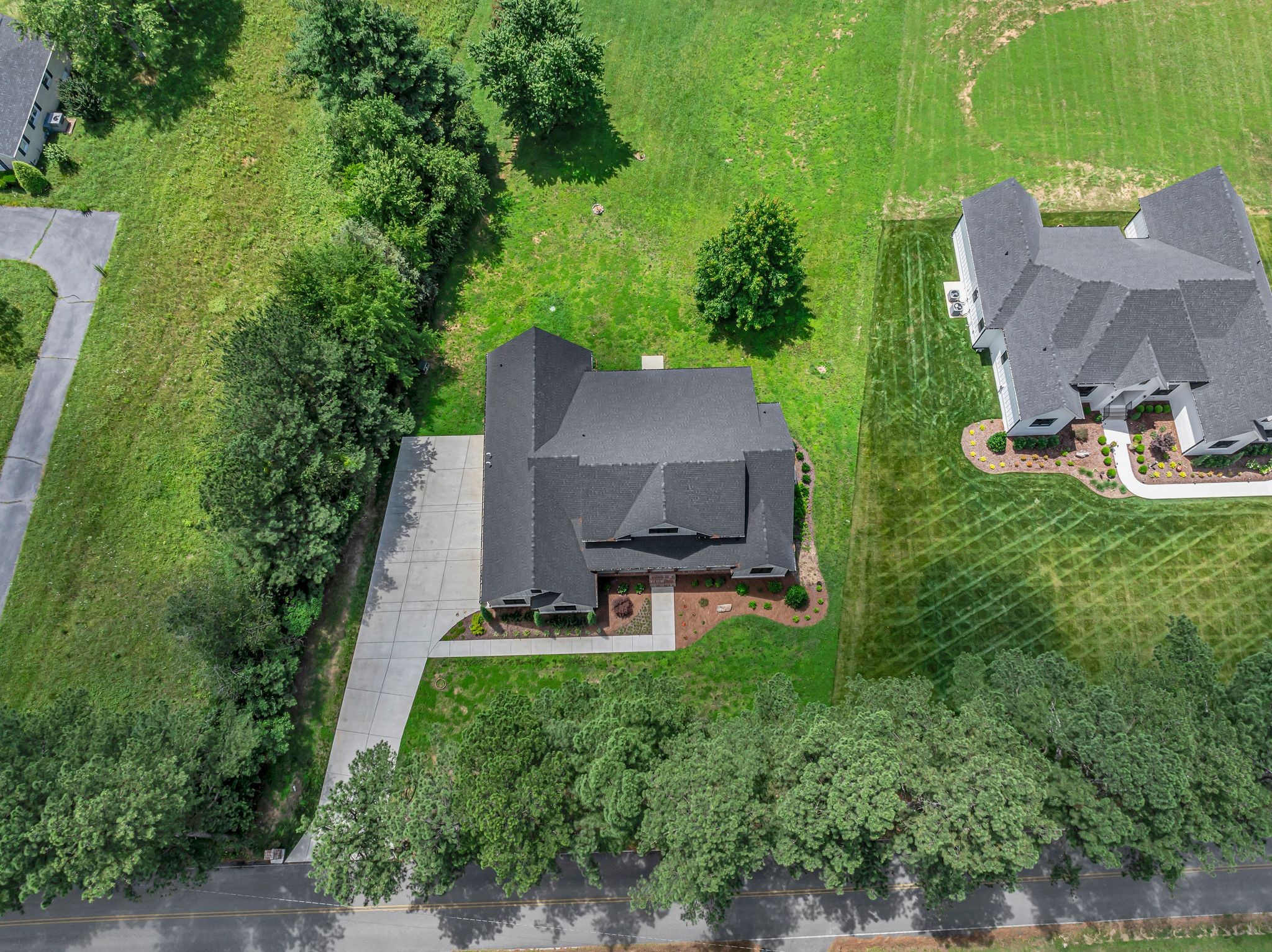 445 Old Pond Ln