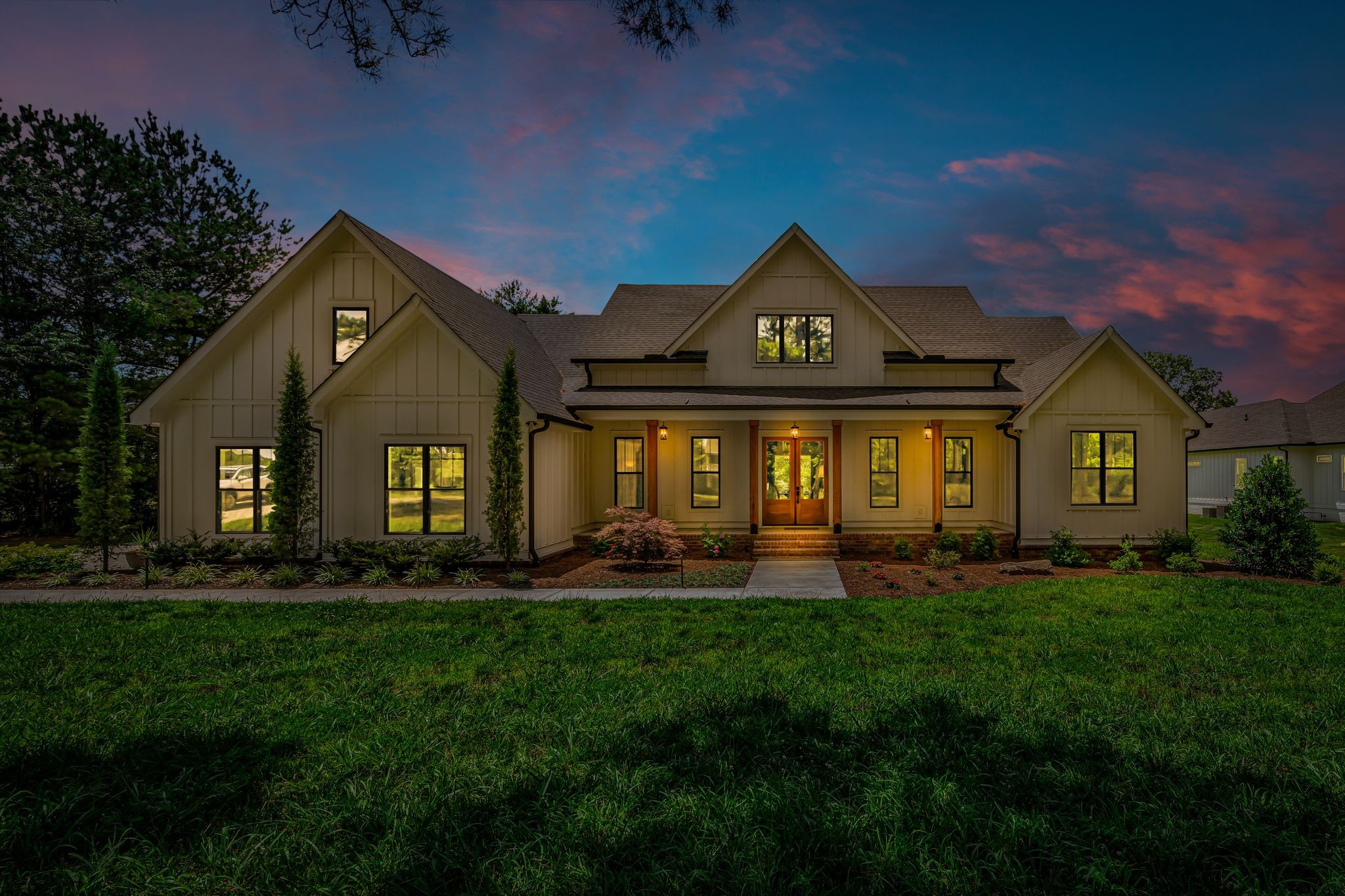 445 Old Pond Ln