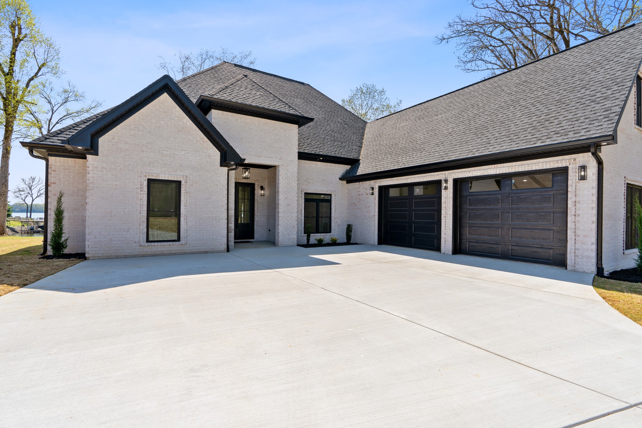 199 Beach Road N