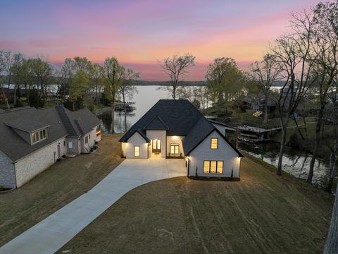 199 Beach Road N Killen AL 35645