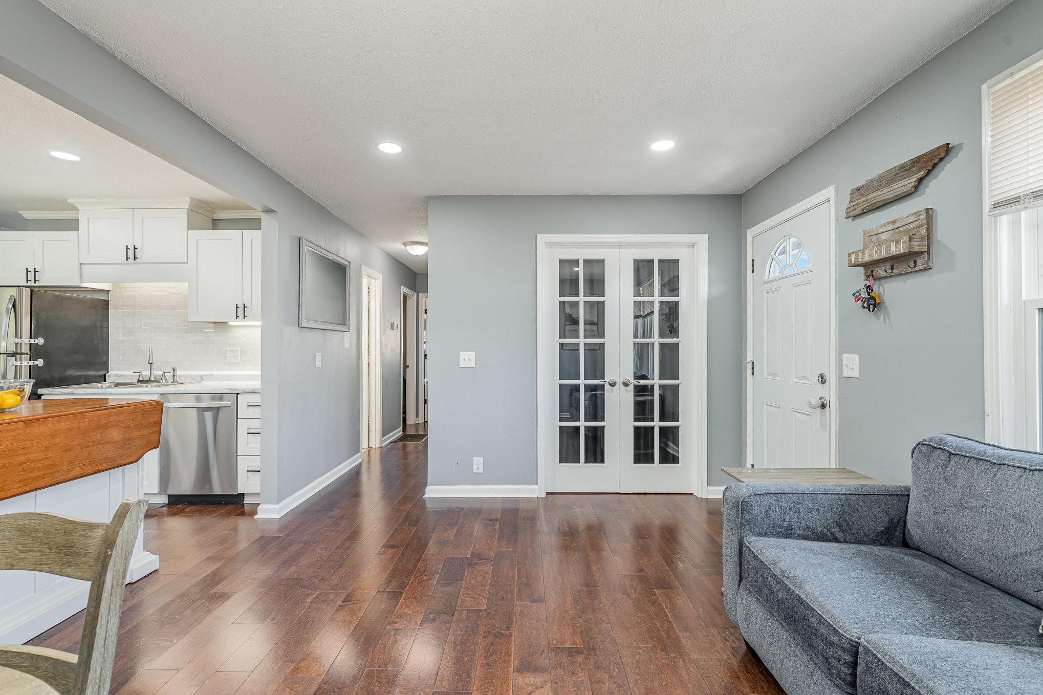 2328 Woodridge Dr