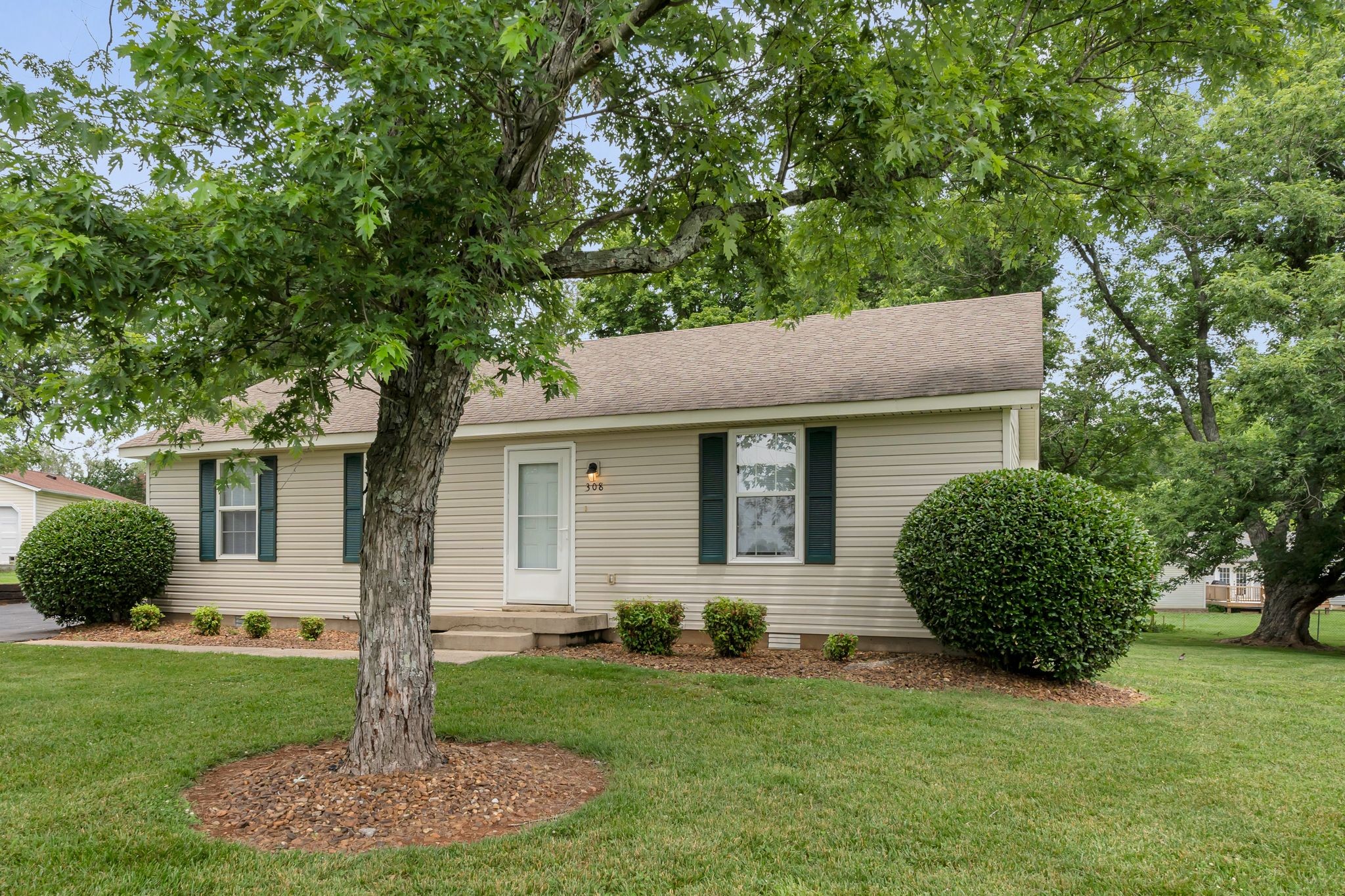 308 Custer Ct
