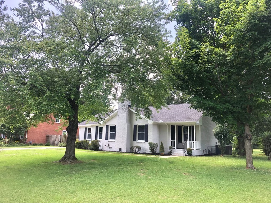 621 Buck Ln