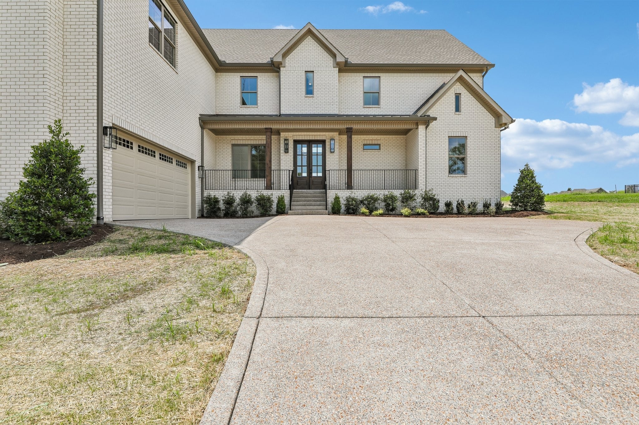 335 Raintree Dr