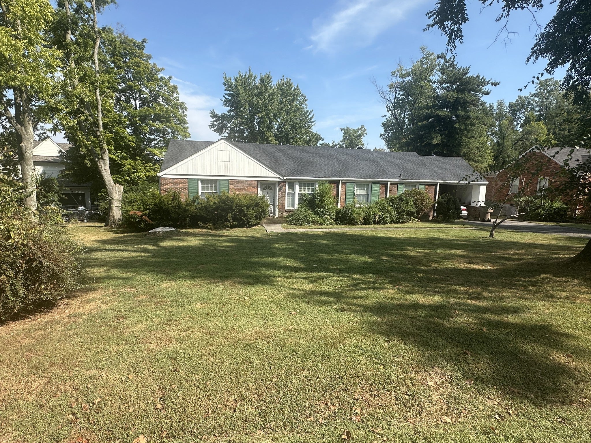 listing at 910 Audubon Rd, Nashville