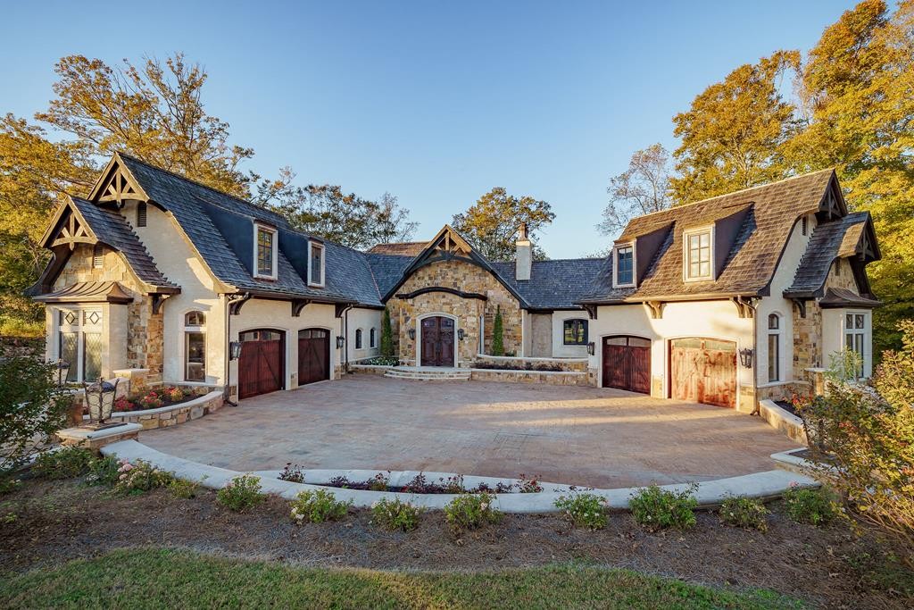 1050 Pine Creek Falls Rd