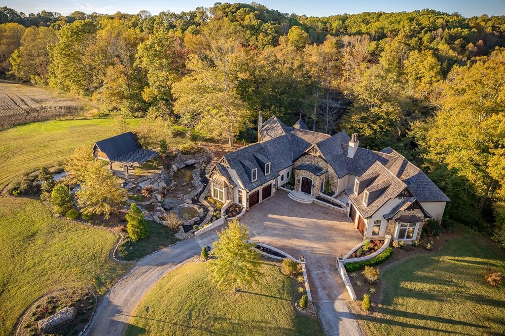 1050 Pine Creek Falls Rd