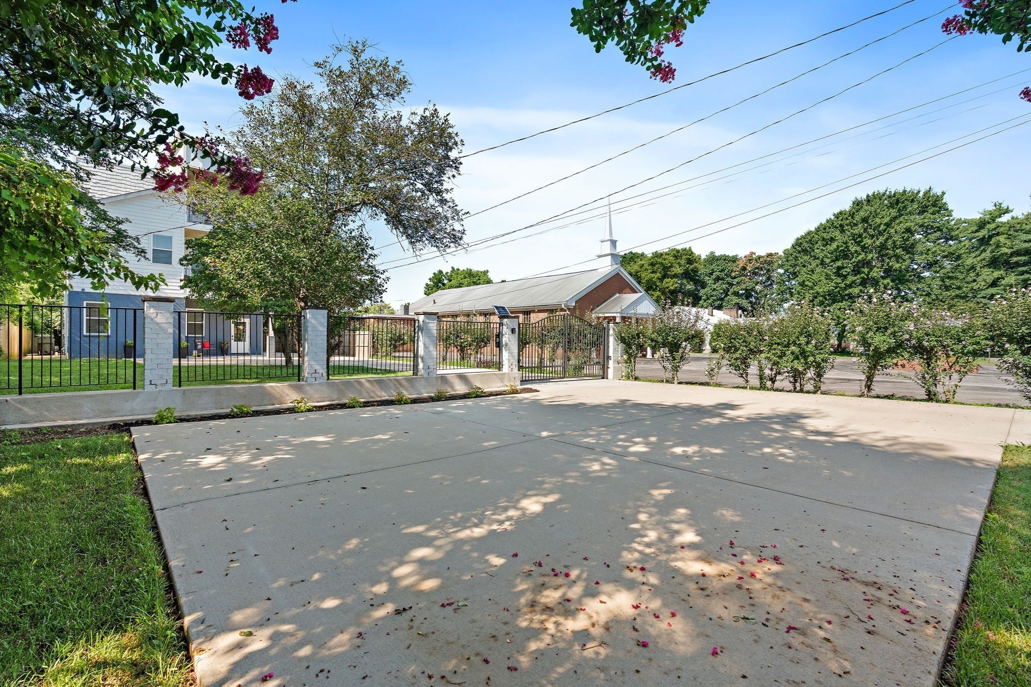 101 Lyle Ln