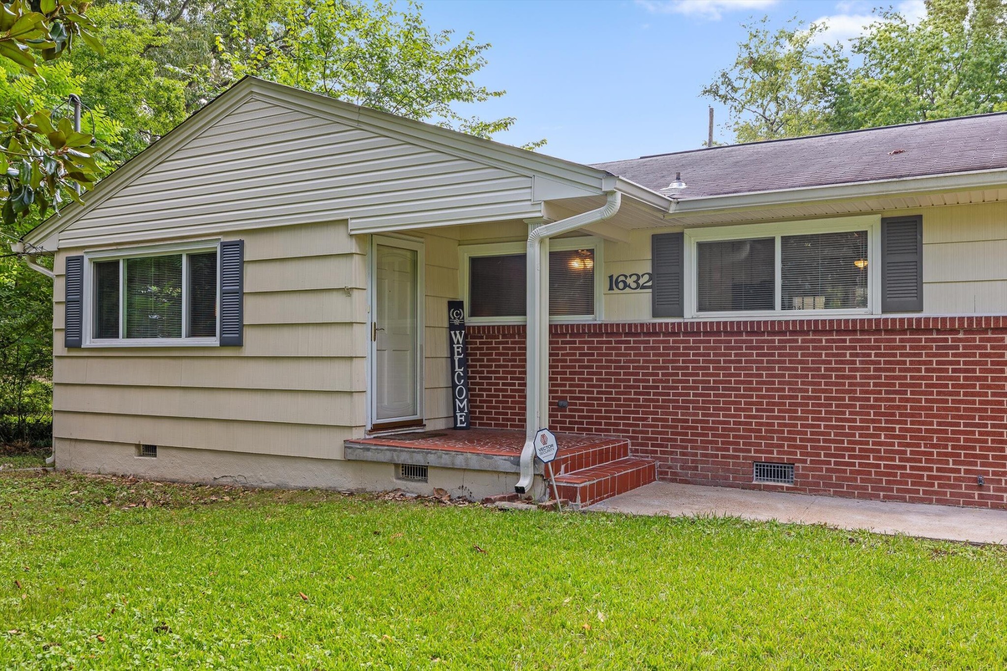 1632 John Ross Road