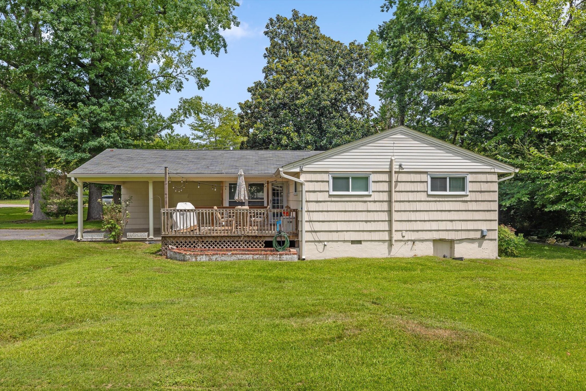 1632 John Ross Road