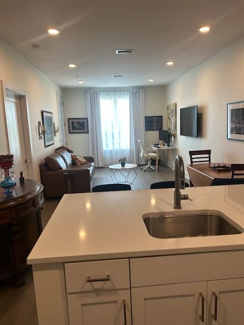 1041 E Trinity Ln 315