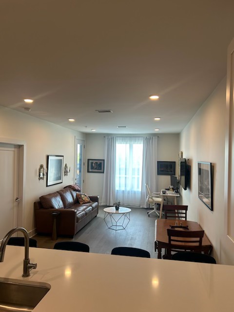 1041 E Trinity Ln 315