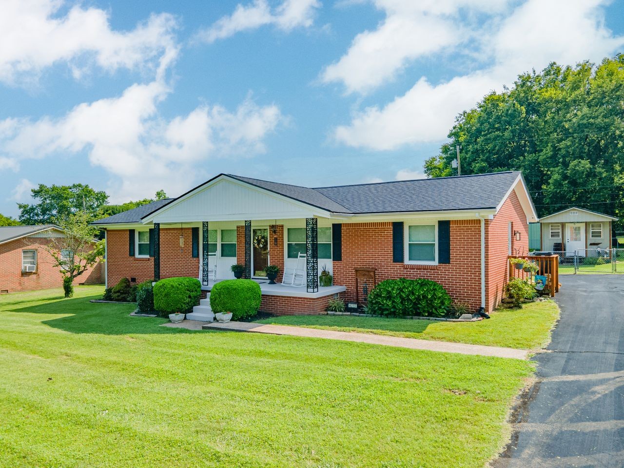4015 Brookside Dr