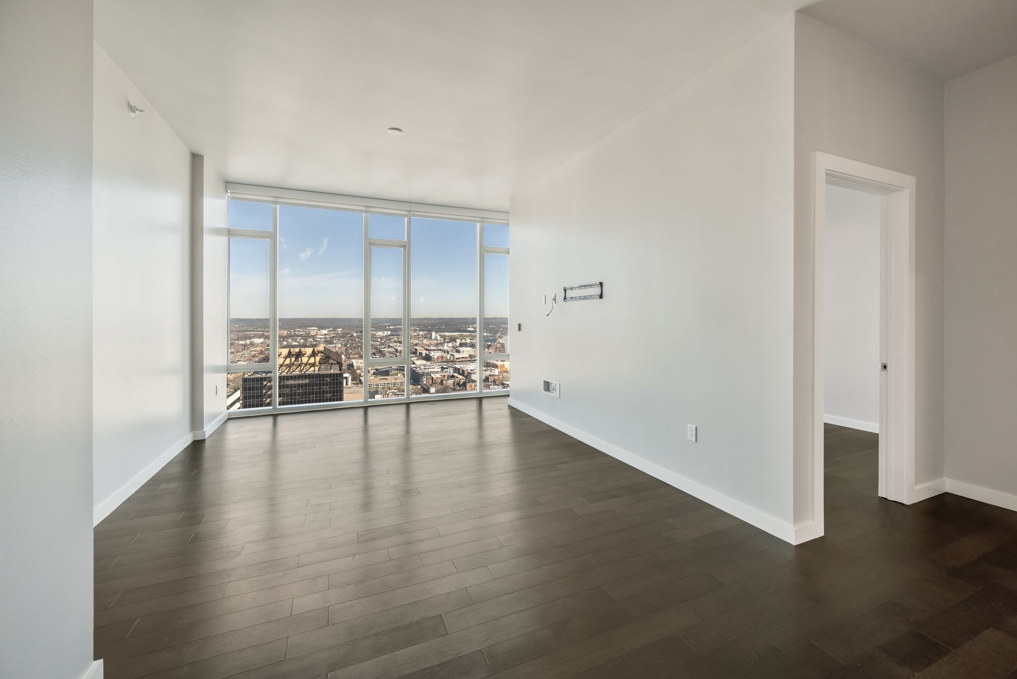 Nashville, Tennessee 37219, United States, 2 Bedrooms Bedrooms, ,2 BathroomsBathrooms,Residential,Active,4745