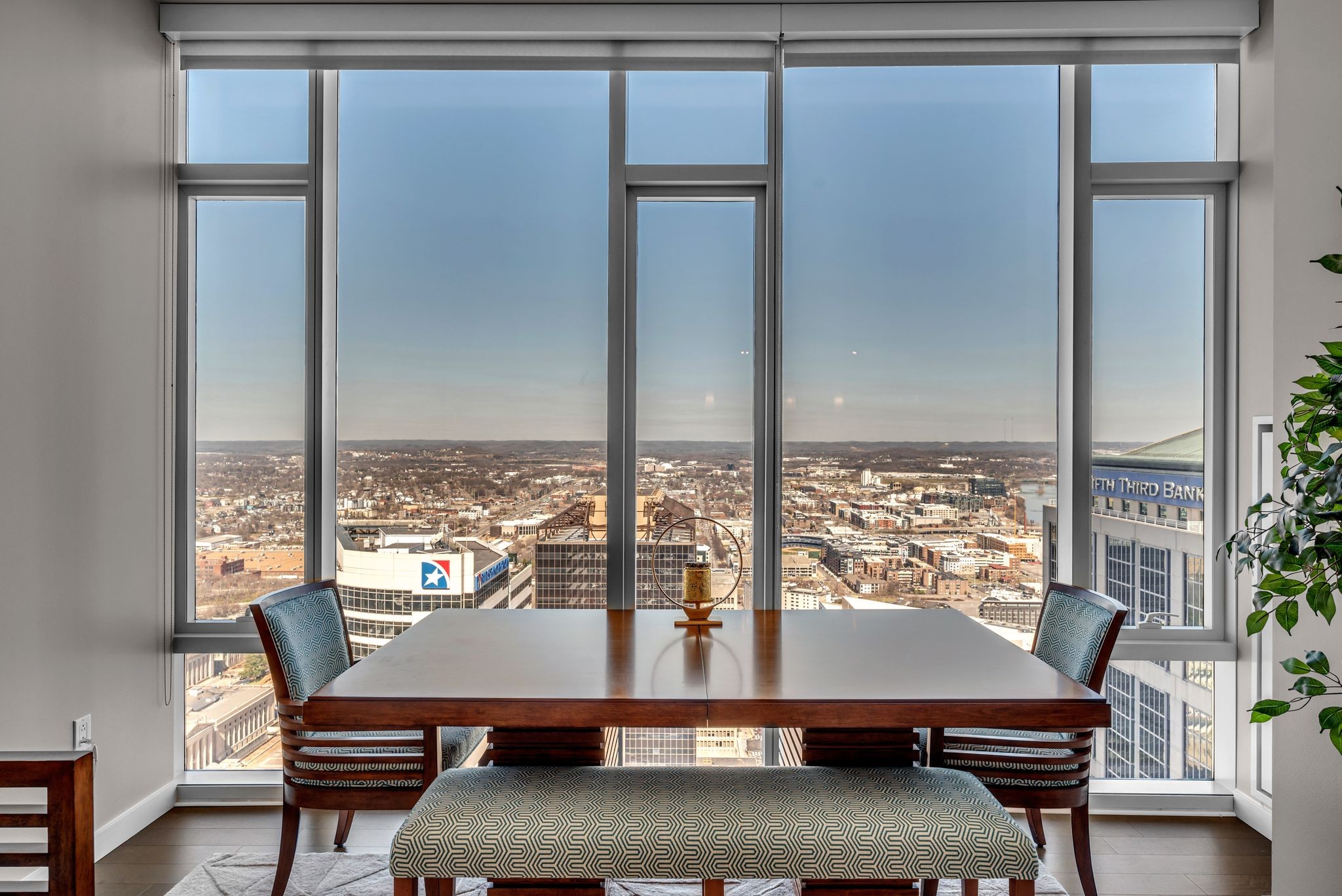 Nashville, Tennessee 37219, United States, 2 Bedrooms Bedrooms, ,2 BathroomsBathrooms,Residential,Active,4745