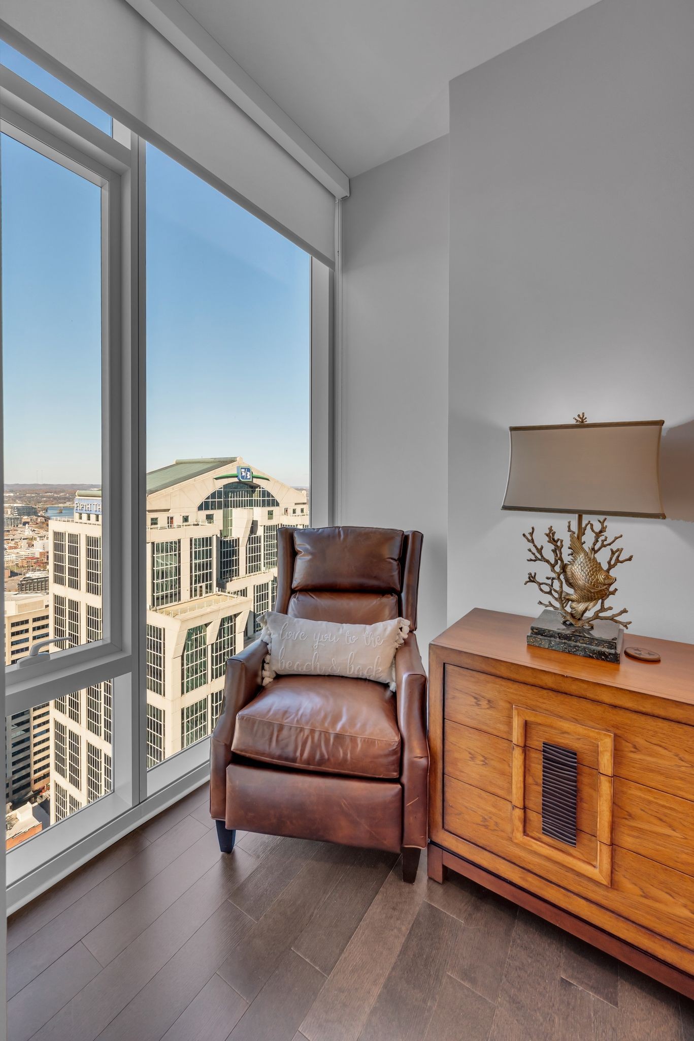 Nashville, Tennessee 37219, United States, 2 Bedrooms Bedrooms, ,2 BathroomsBathrooms,Residential,Active,4745