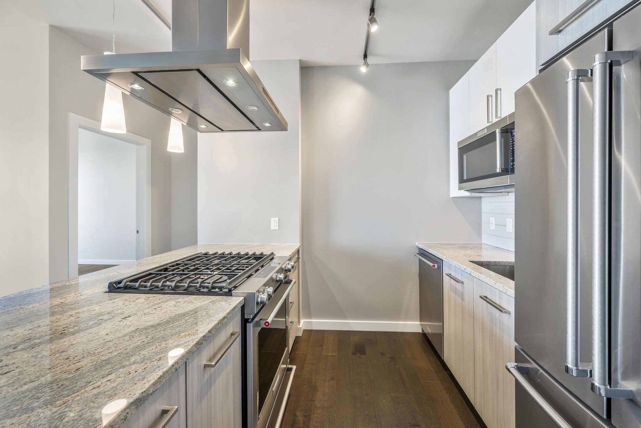 Nashville, Tennessee 37219, United States, 2 Bedrooms Bedrooms, ,2 BathroomsBathrooms,Residential,Active,4745