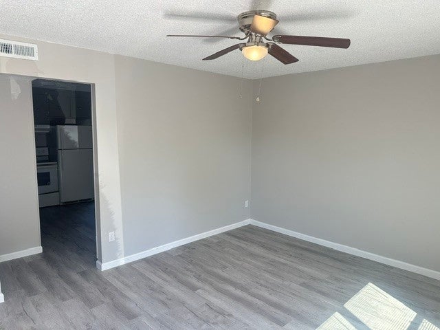 2075 Clingan Dr NW 3 - Photo 2