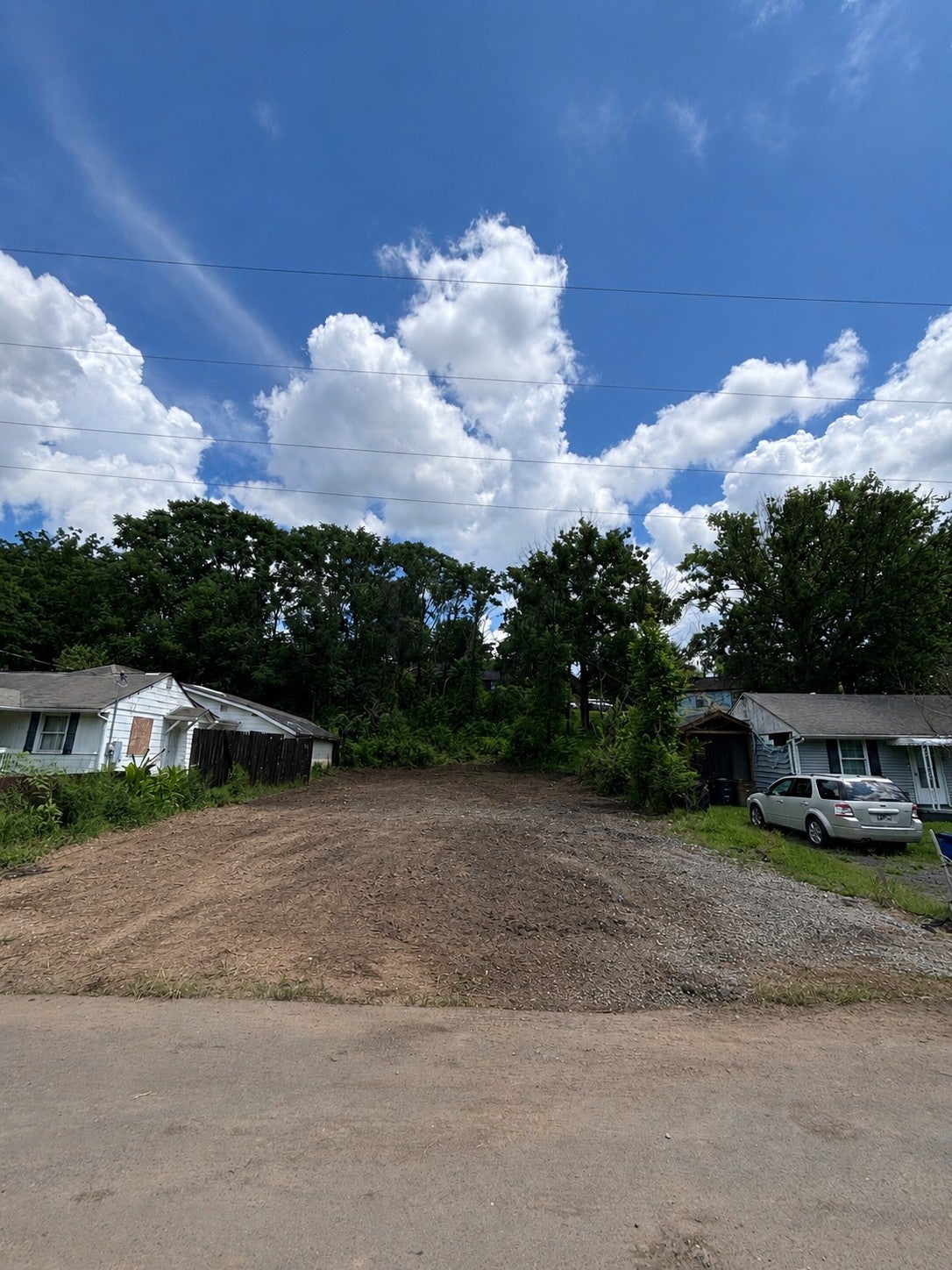 listing at 513 Village Ct, Nashville