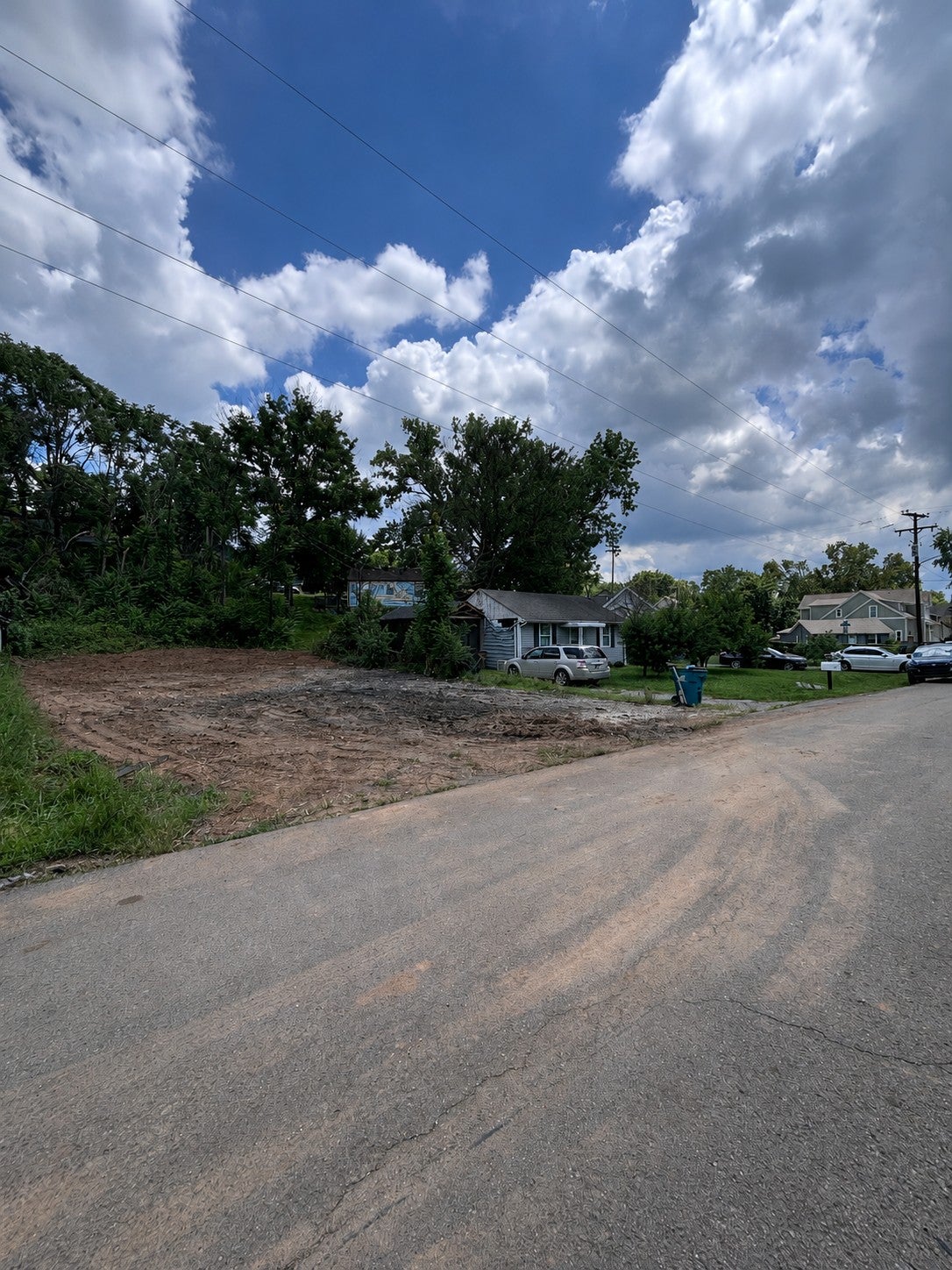 513 Village Ct