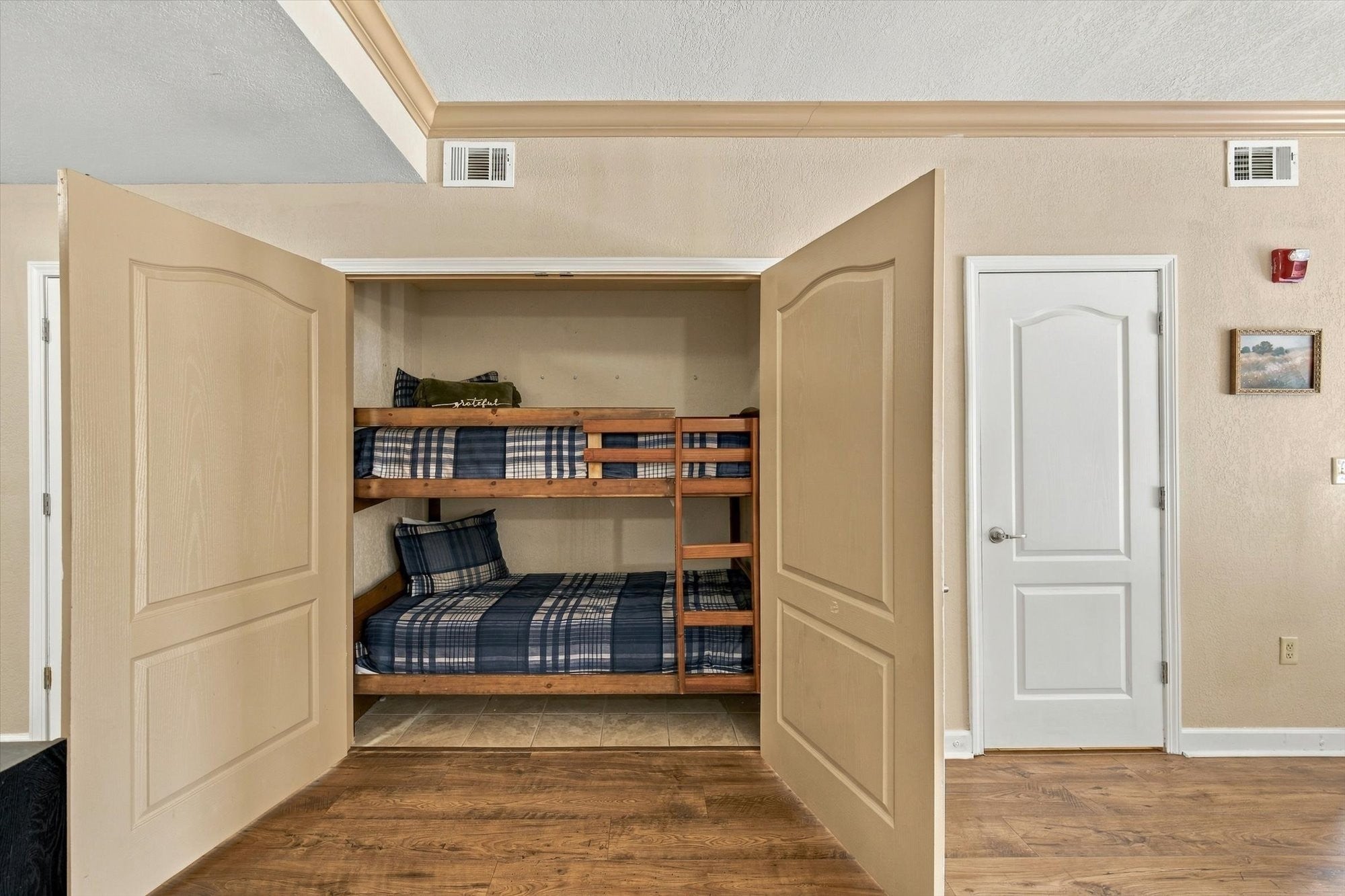 124 Plaza Dr 3105