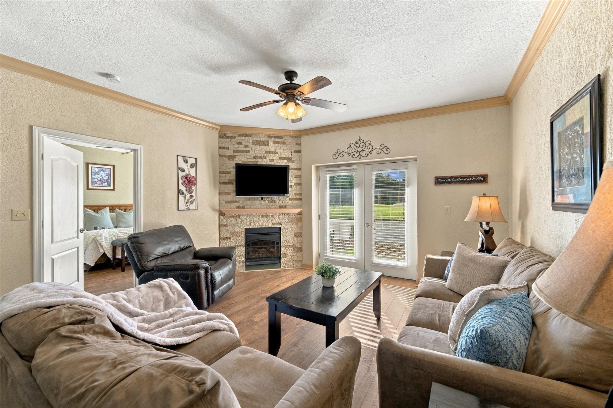 124 Plaza Dr 3105